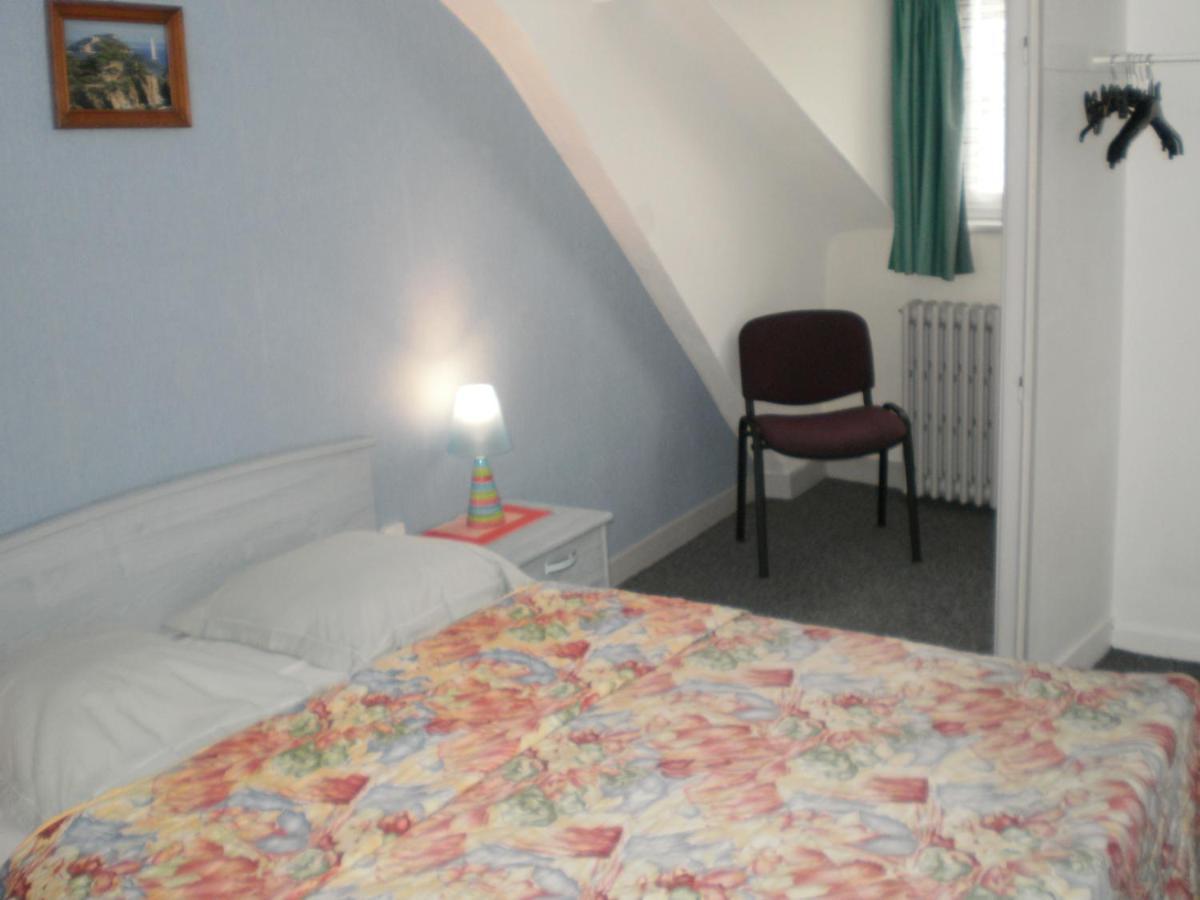 Hotel De La Gare Montlucon Bagian luar foto