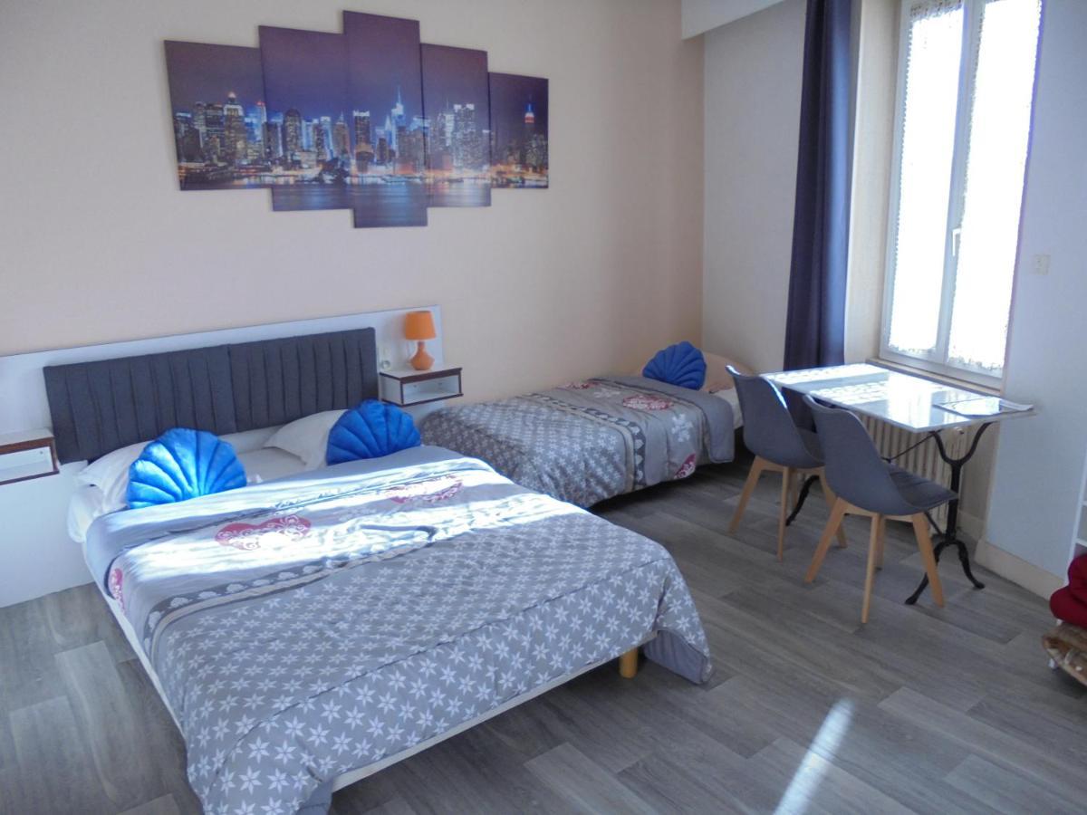 Hotel De La Gare Montlucon Bagian luar foto