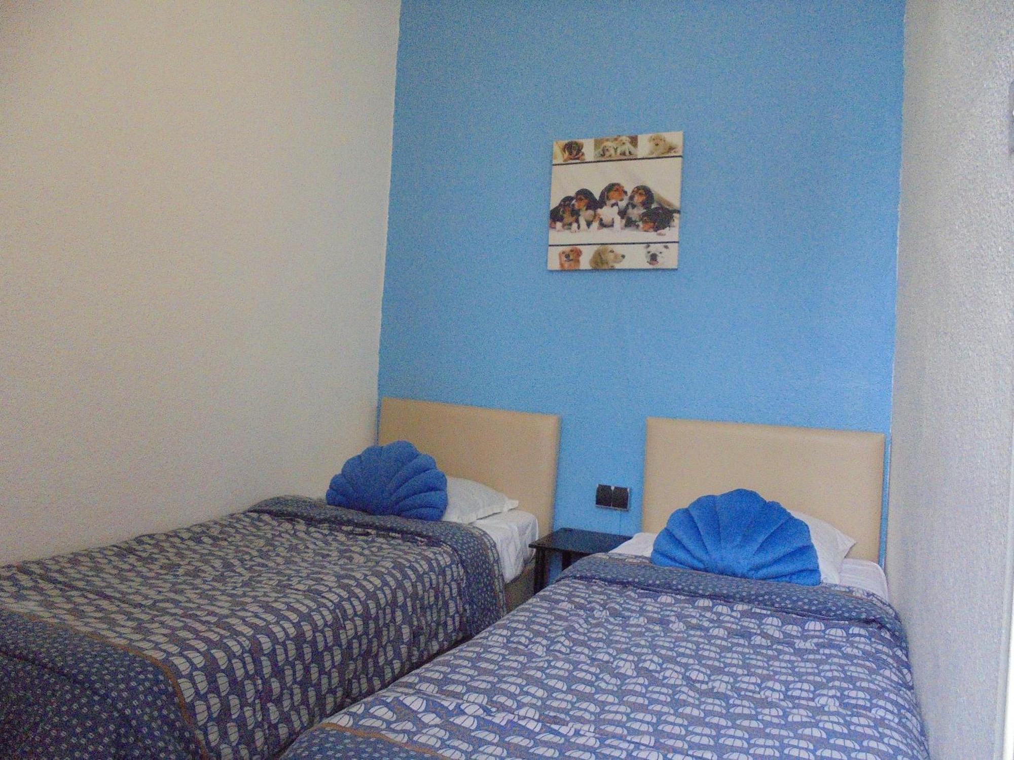 Hotel De La Gare Montlucon Bagian luar foto